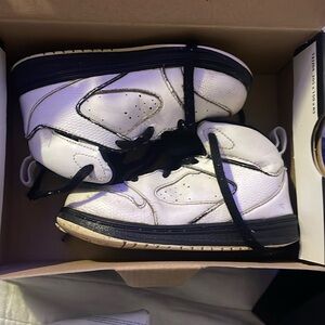 LITTLE BOYS size 8C Jordan sixty club (TD)